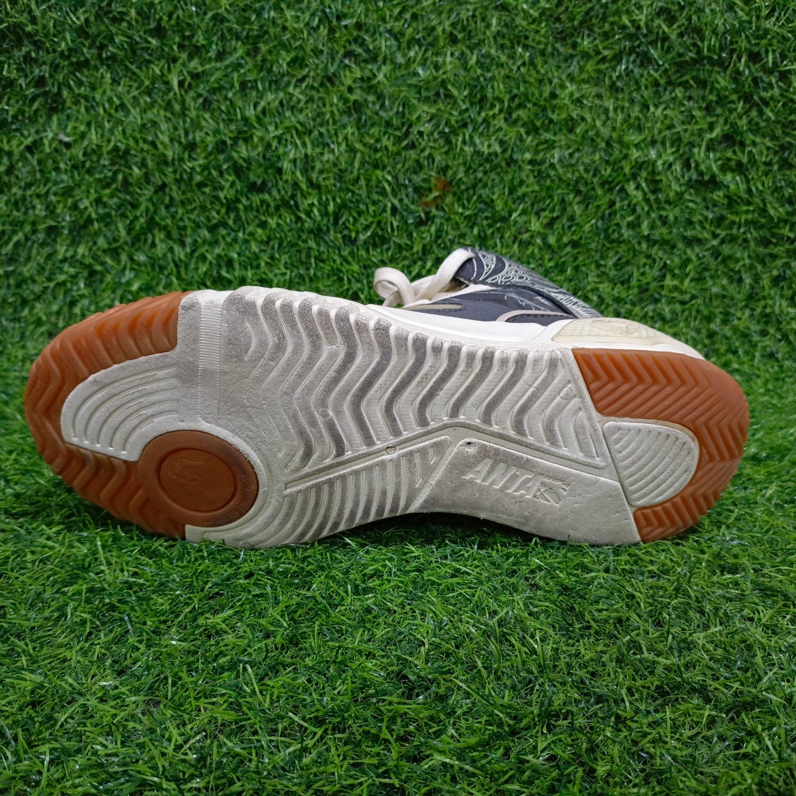 Original Anta Sneakers (Size: Euro 40-41) - Image 6