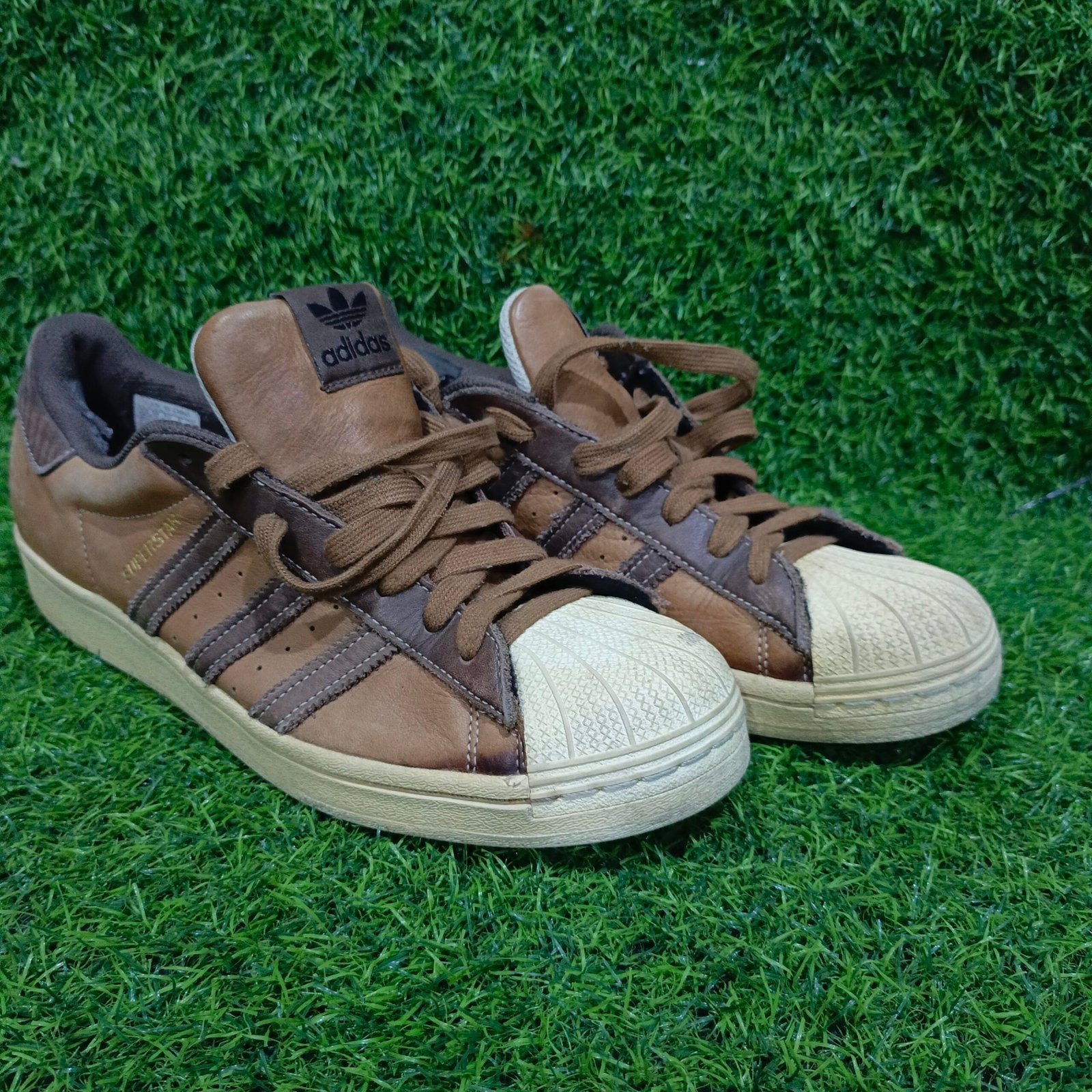 Vintage Adidas Superstar (Size: Euro 42-43) - Image 2