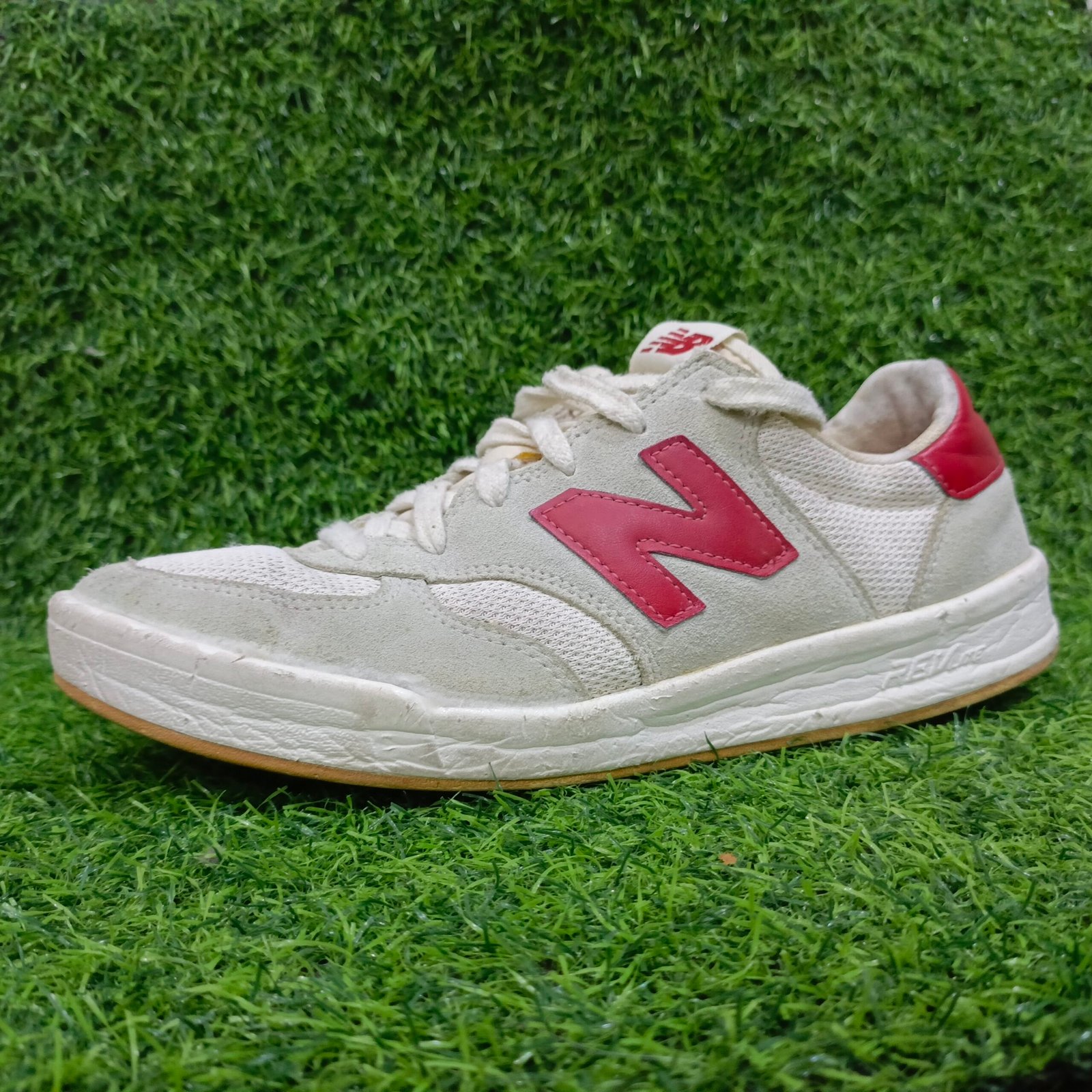 Original New Balance 300 (Size: Euro 41-42)