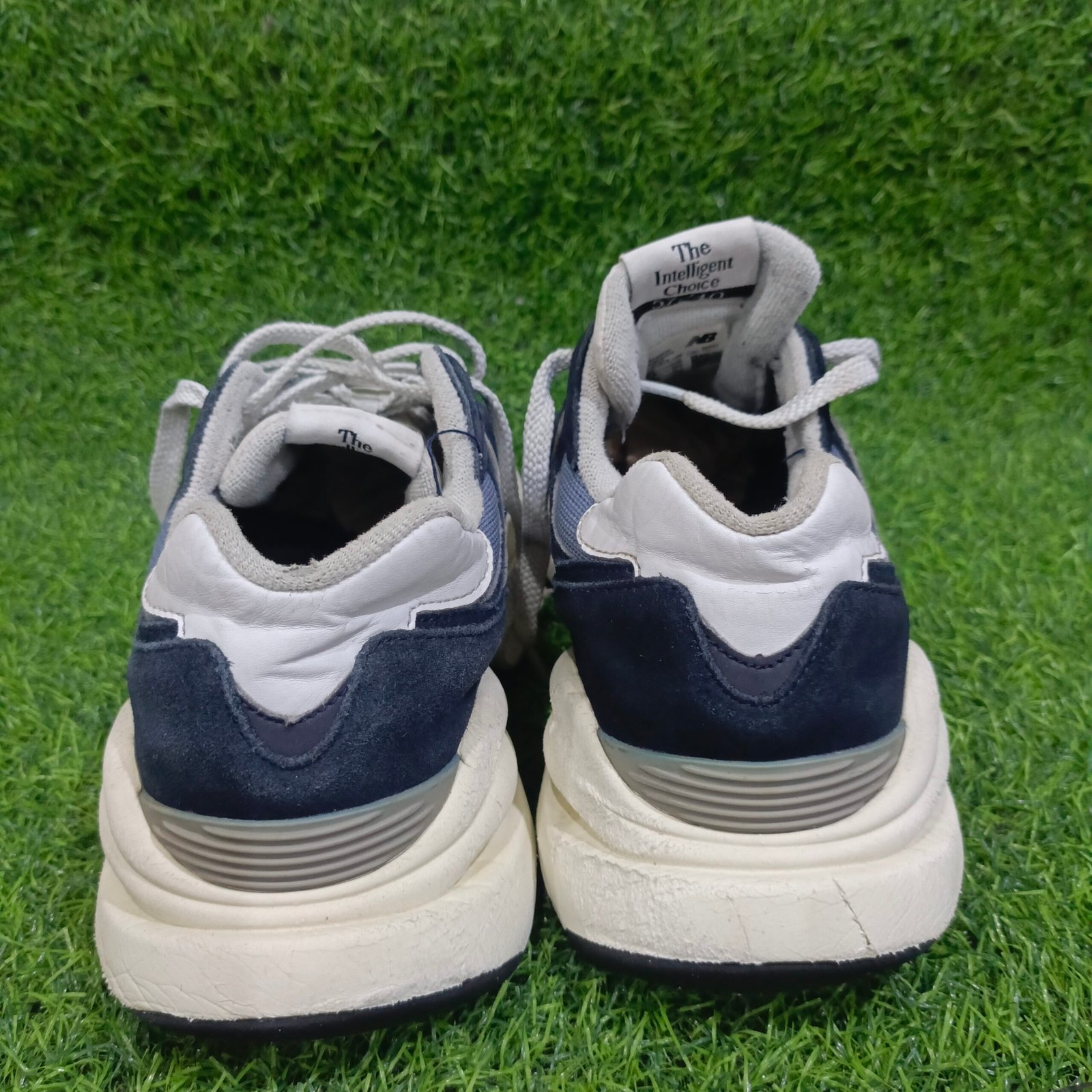 New Balance 5730 Thrift Sneakers (Size:43-43.5) - Image 3