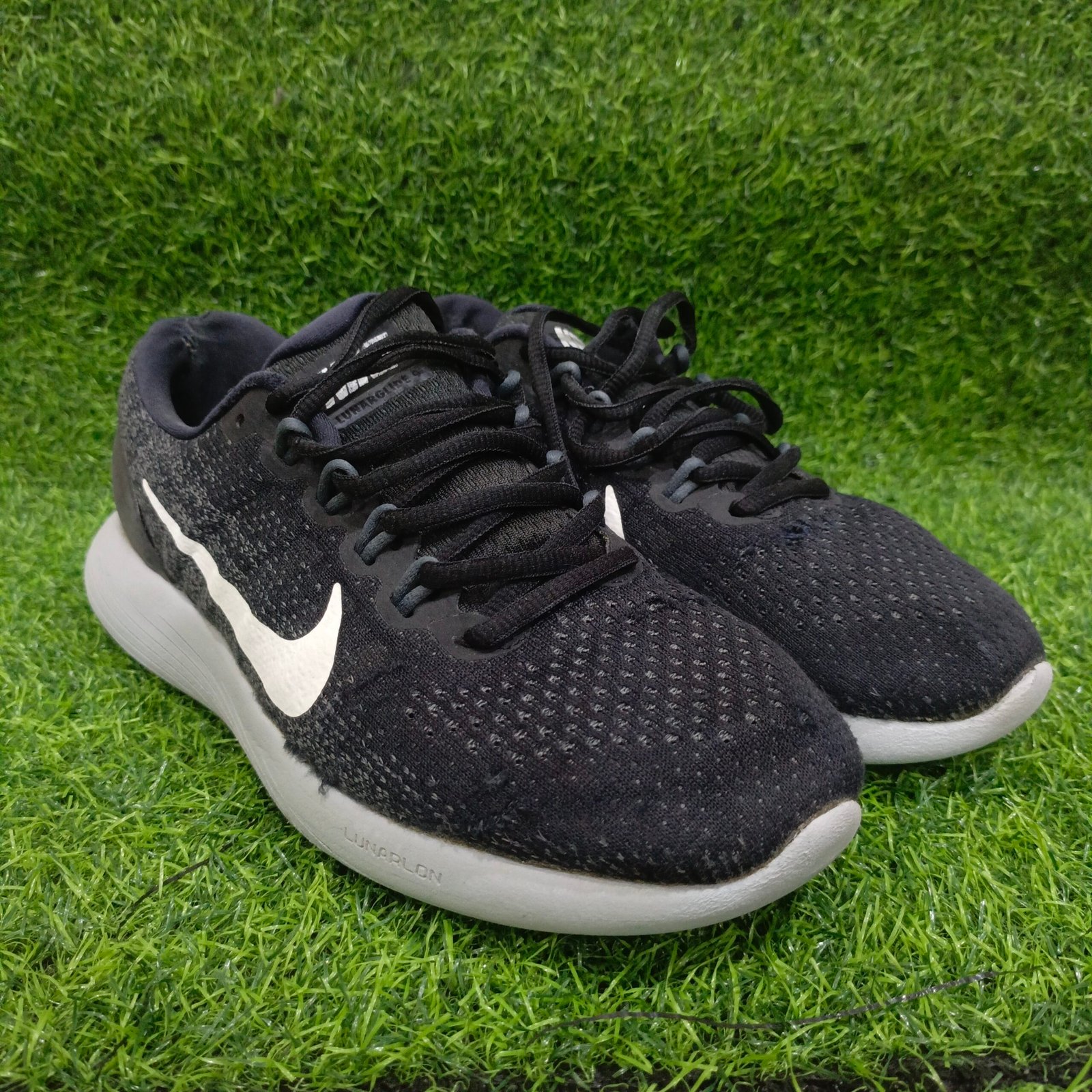 Nike Lunarlon Running Shoes (Size: 41-42) - Image 2