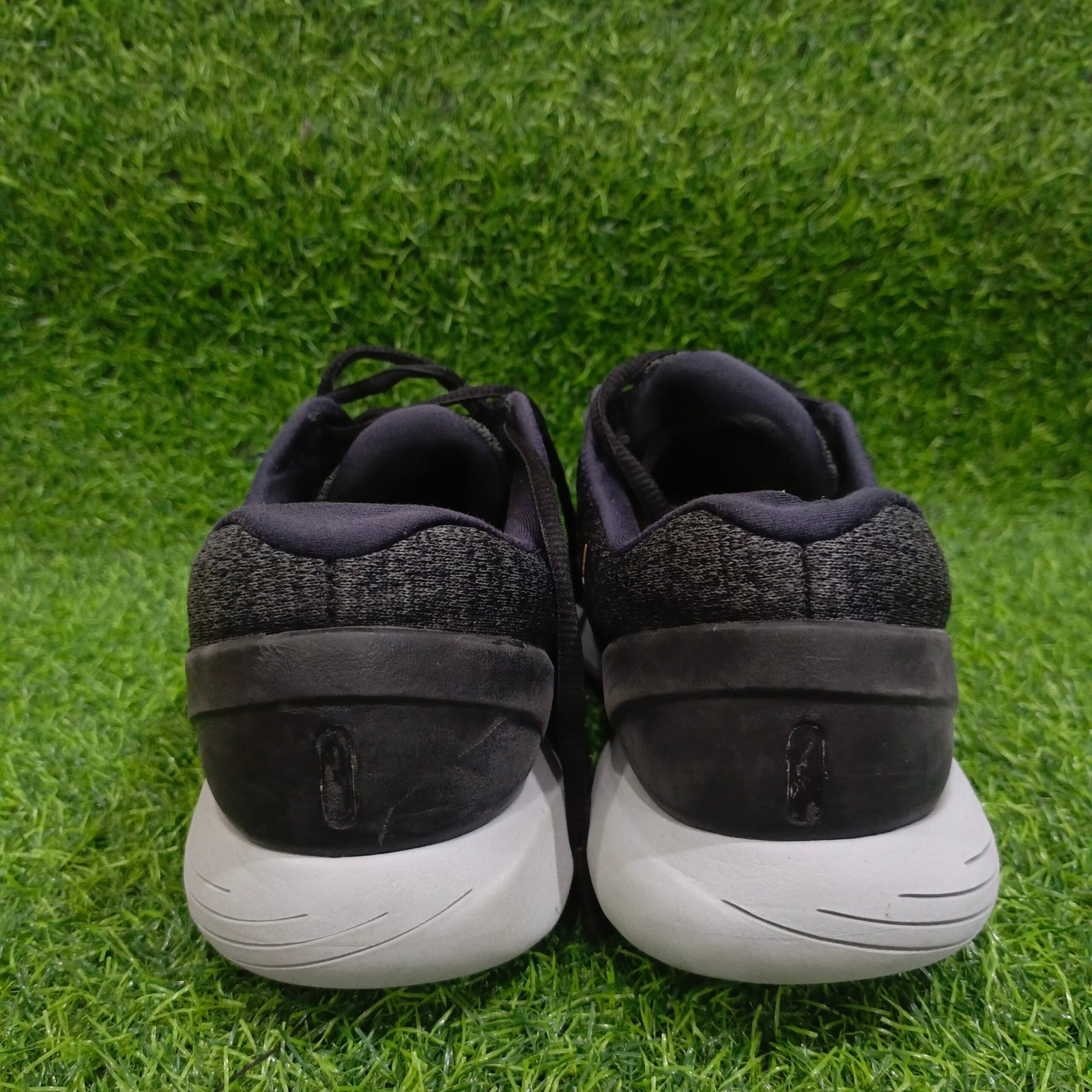 Nike Lunarlon Running Shoes (Size: 41-42) - Image 3