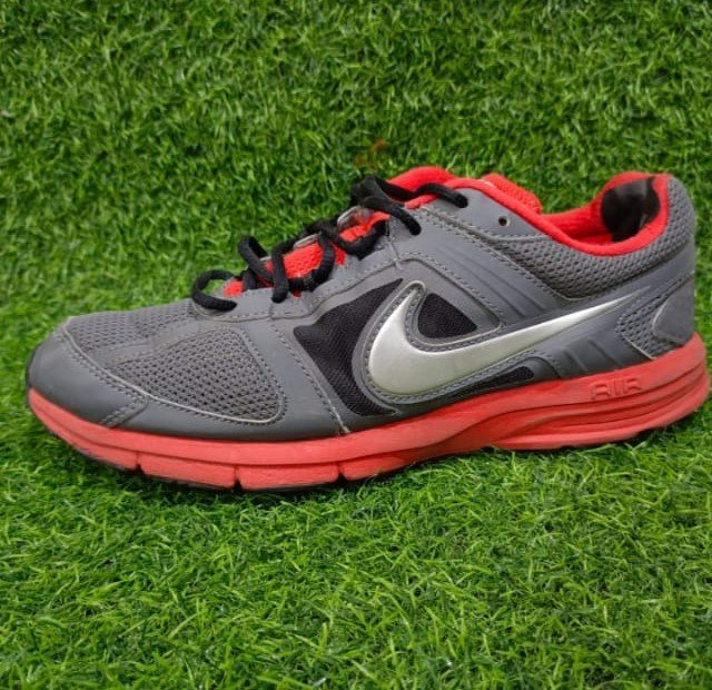 Nike Air Pulse TR (Size: 41-42)